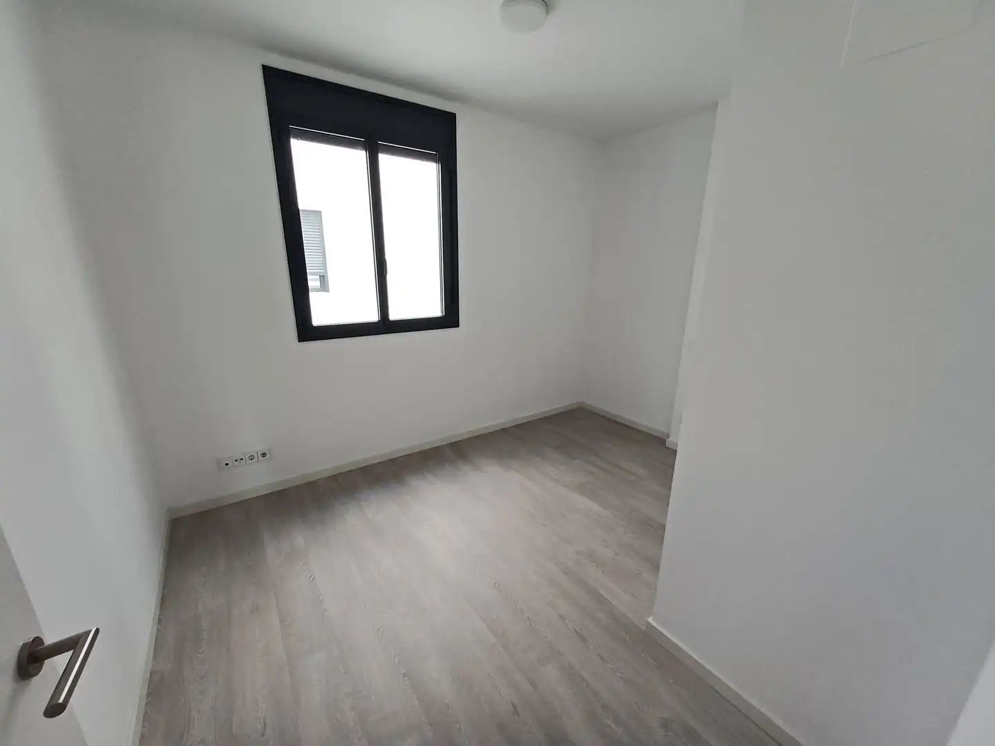 Bedroom of Flat for rent in L'Hospitalet de Llobregat  with Heating, Parquet flooring and Balcony