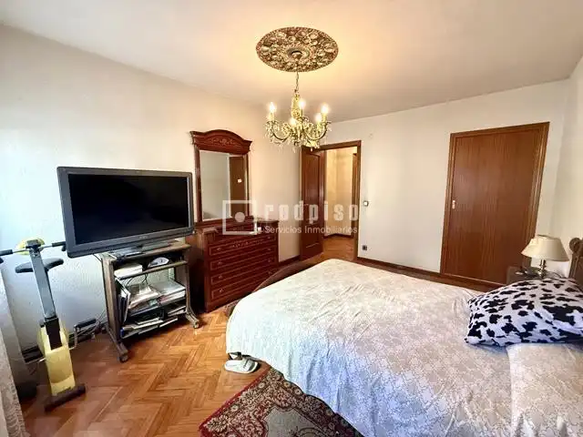 Habitación de Piso en venta en Madrid con Jardín privado, Parquet y Piscina