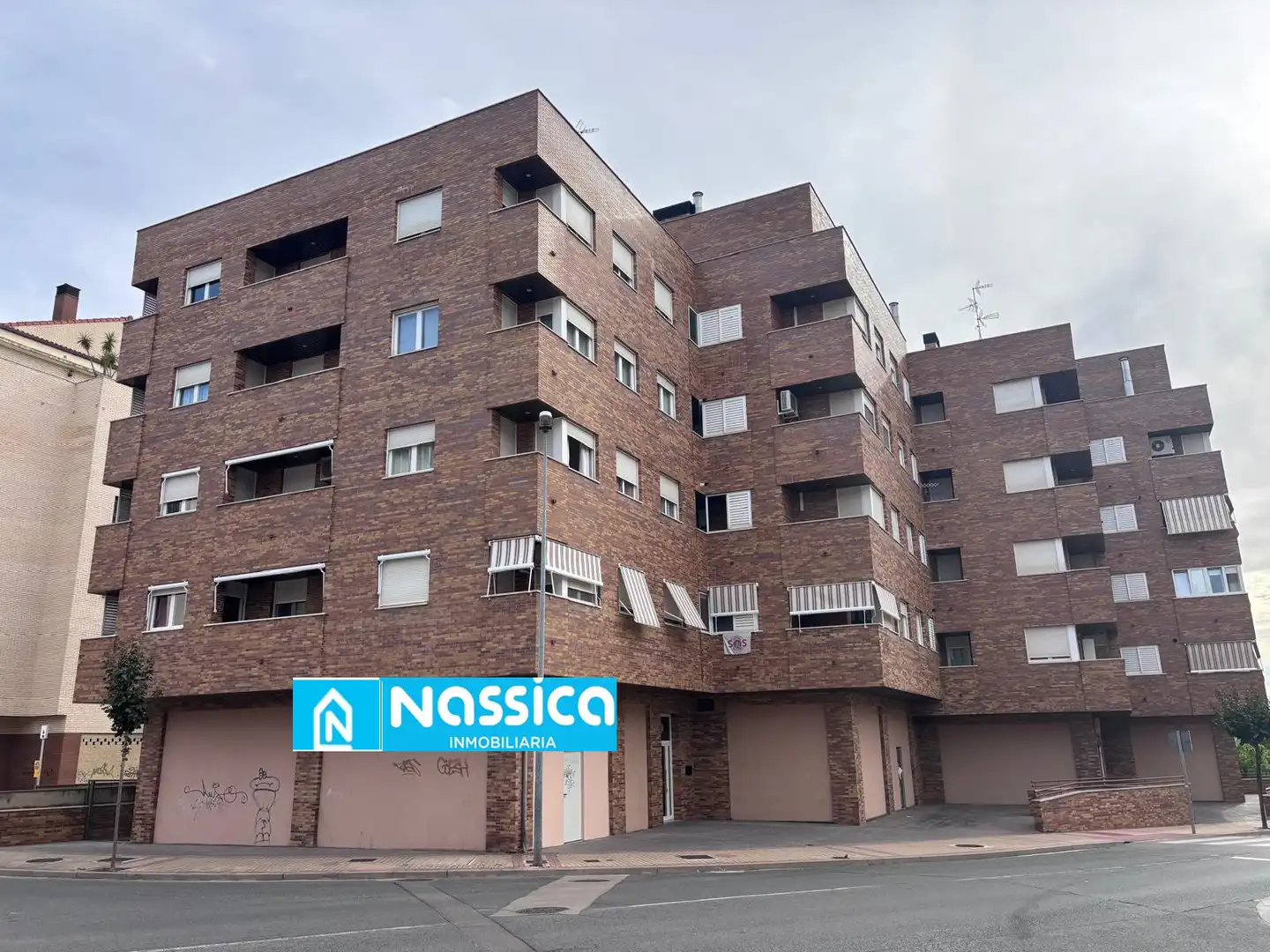 Vista exterior de Apartamento en venta en Calahorra con Calefacción, Parquet y Terraza