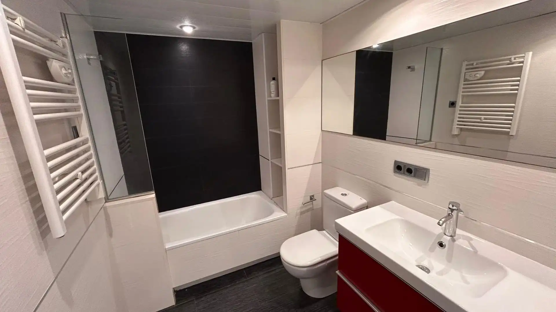 Bathroom of Duplexes for sale in Sant Pere de Ribes  with Air Conditioner, Heating and Private garden