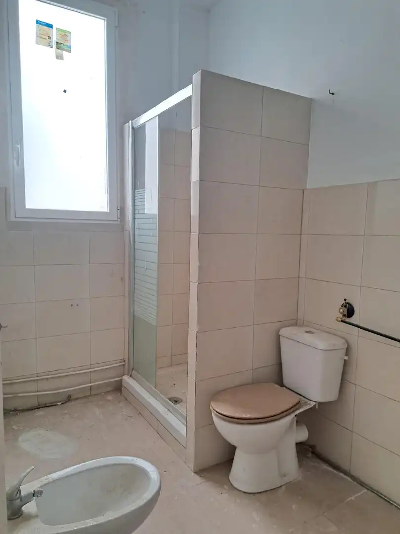 Baño de Piso en venta en Requena con Balcón