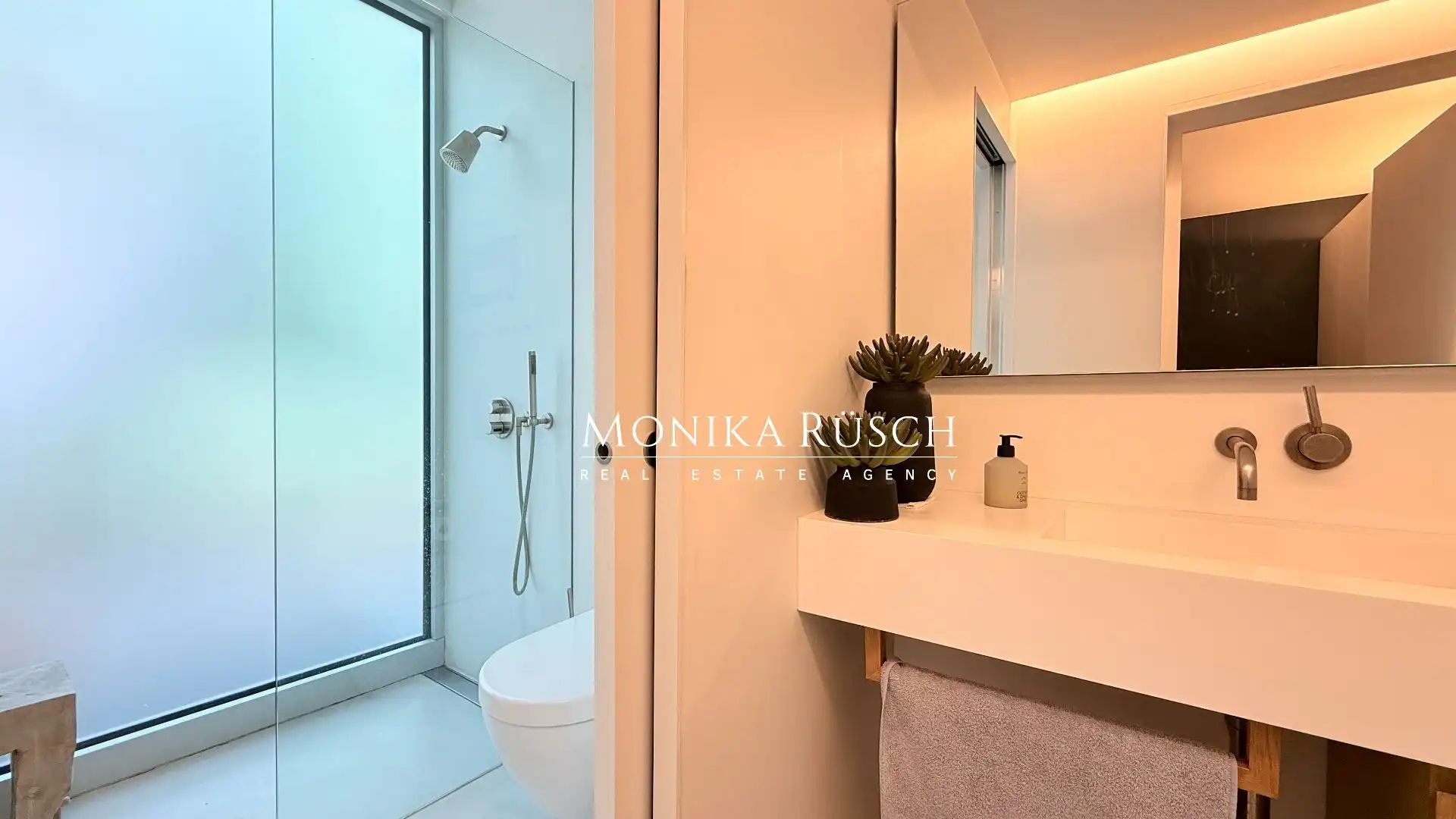 Bathroom of Houses for rent in Castelldefels  with Air Conditioner, Heating and Private garden