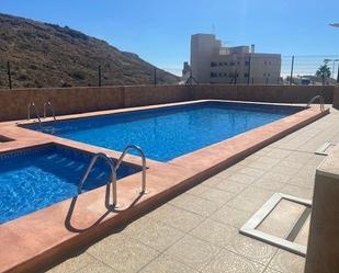 Piscina de Pis de lloguer en Santa Pola amb Balcó