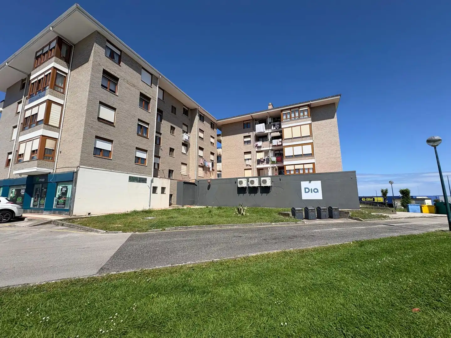 Vista exterior de Piso en venta en Suances con Calefacción, Terraza y Trastero