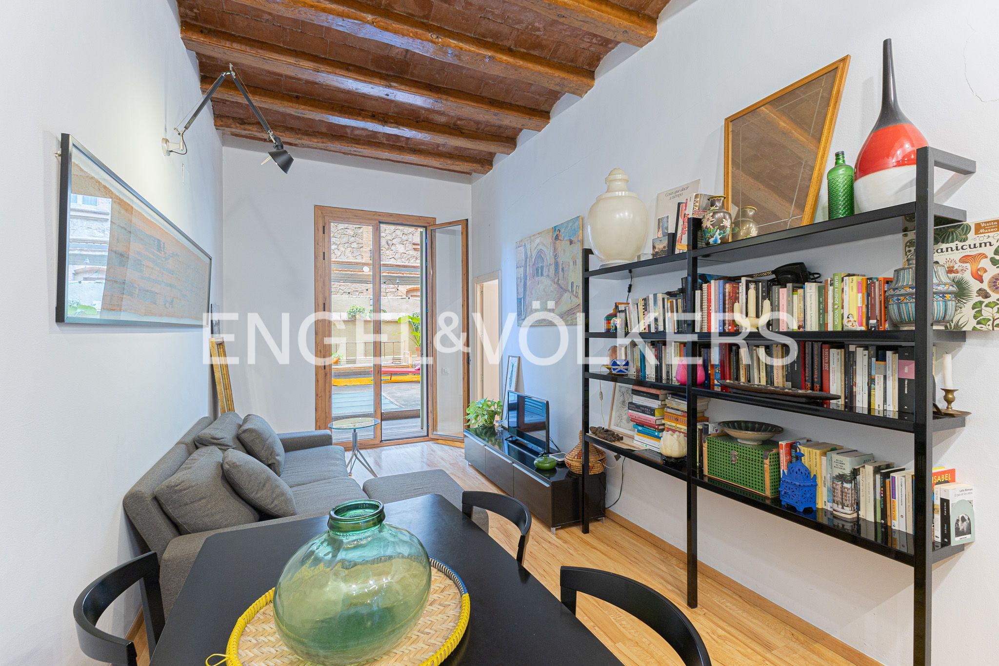 Exterior view of Apartment for sale in  Barcelona Capital  with Air Conditioner, Heating and Parquet flooring