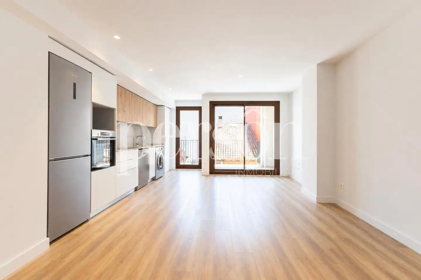 Außenansicht von Wohnung zur Miete in Valencia mit Klimaanlage, Heizung und Parkett