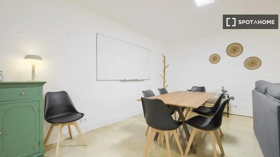 Room in Conde Orgaz - Piovera