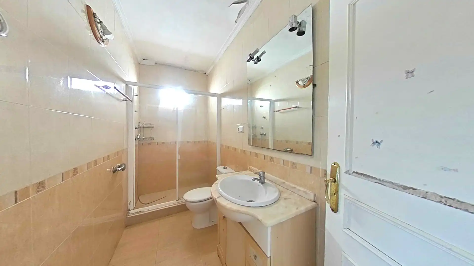 Baño de Casa o chalet en venta en Castellón de la Plana / Castelló de la Plana con Jardín privado, Terraza y Trastero