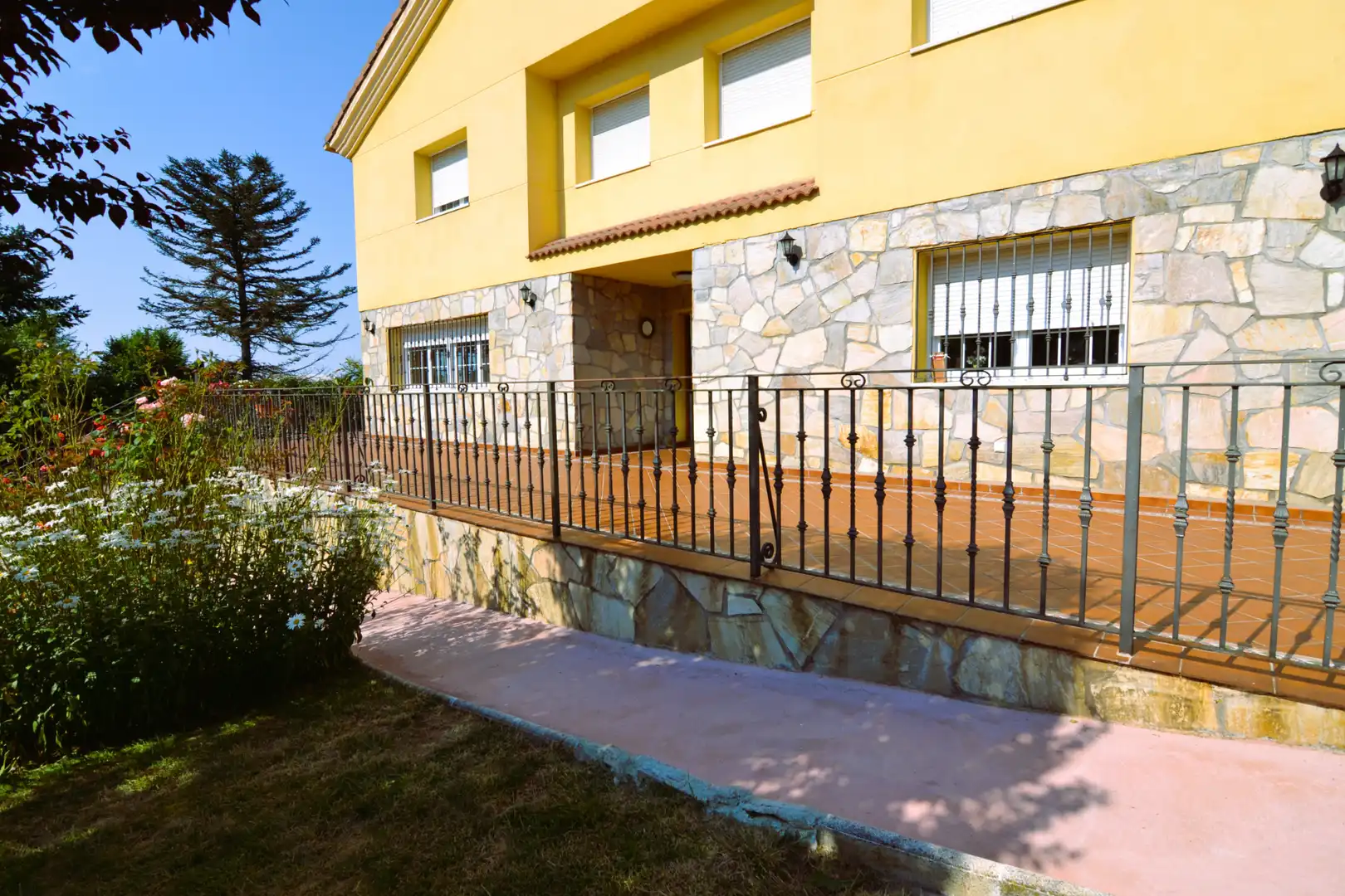 Vista exterior de Casa o chalet en venta en Somosierra con Calefacción, Jardín privado y Terraza