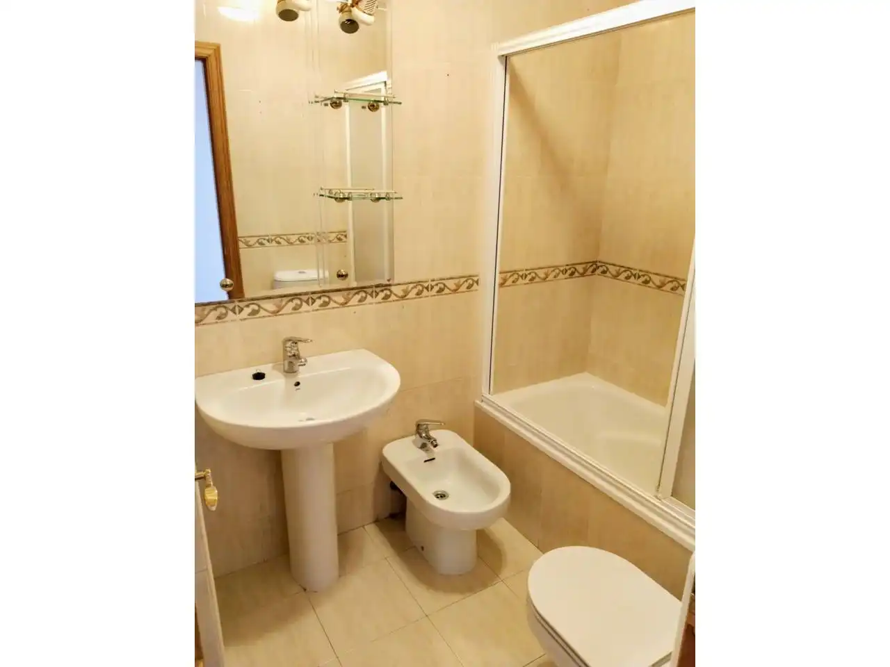 Baño de Piso en venta en Burgos con Calefacción y Amueblado