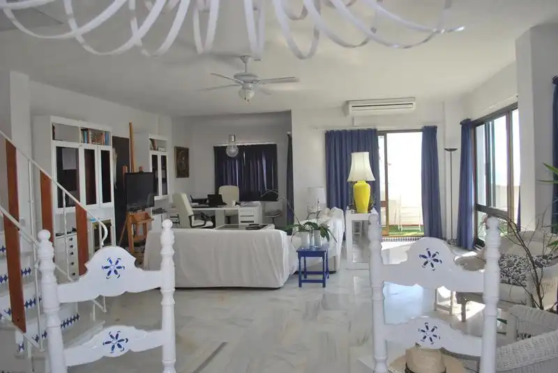 Ático de alquiler en Estepona Golf
