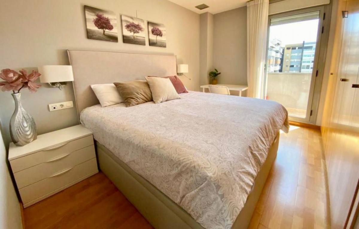 Dormitori de Apartament per a compartir en Castellón de la Plana / Castelló de la Plana amb Moblat, Forn i Rentadora