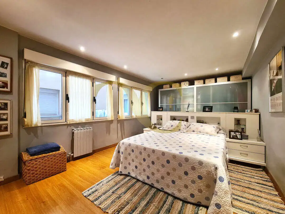 Habitación de Piso en venta en Gijón  con Calefacción, Jardín privado y Trastero
