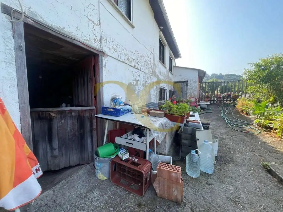 Vista exterior de Casa o xalet en venda en Parres amb Calefacció, Jardí privat i Traster