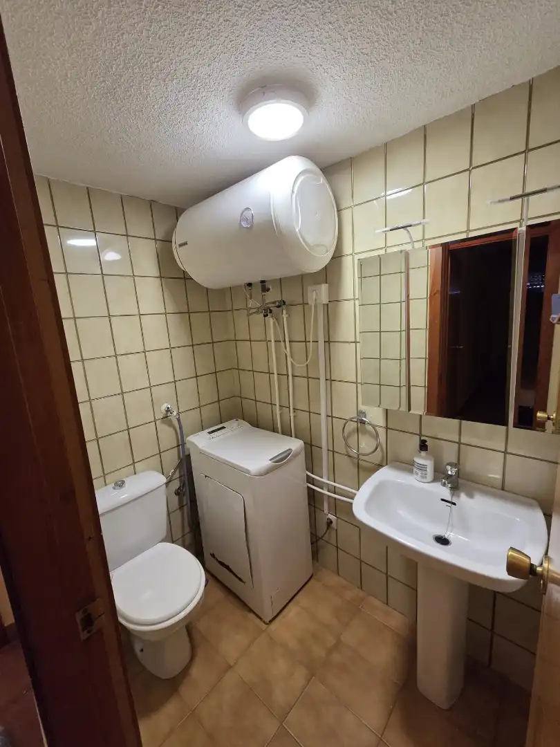 Baño de Piso de alquiler en Almuñécar con Aire acondicionado, Calefacción y Terraza