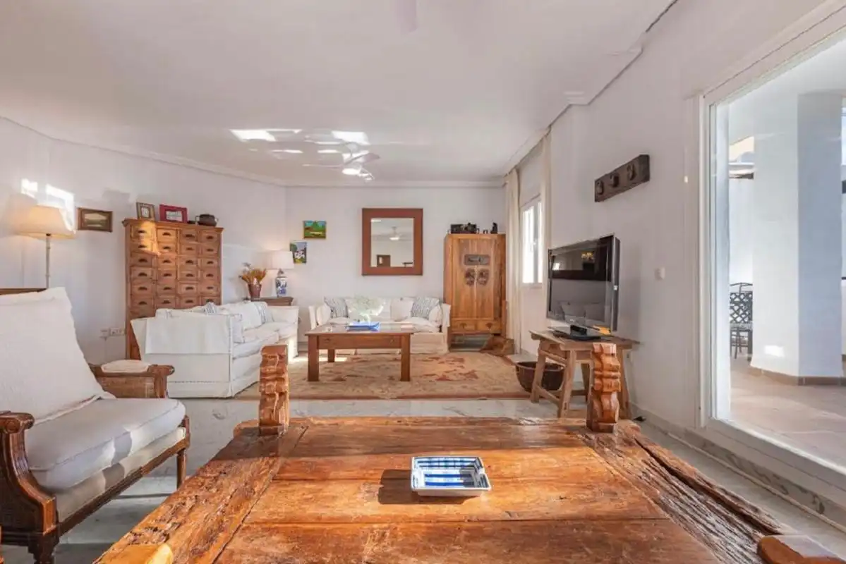 Wohnzimmer von Wohnung zum Verkauf in Marbella mit Klimaanlage, Heizung und Schwimmbad