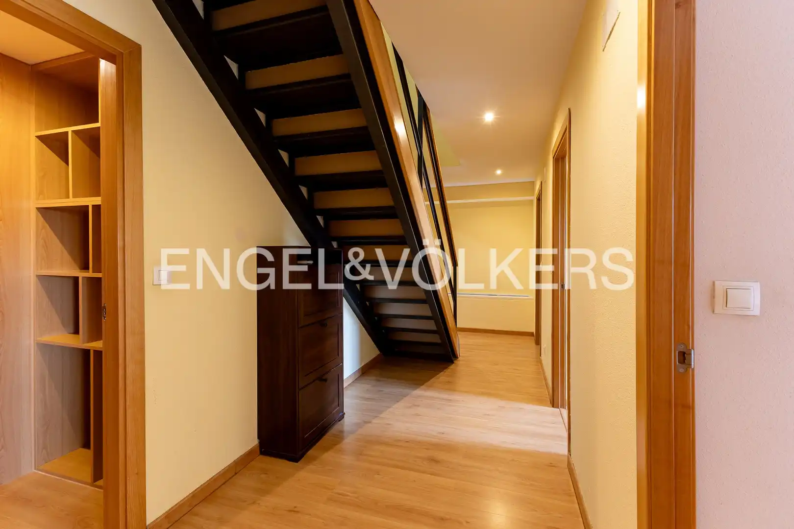 Piso en venta en Madrid con Calefacción, Trastero y Piscina