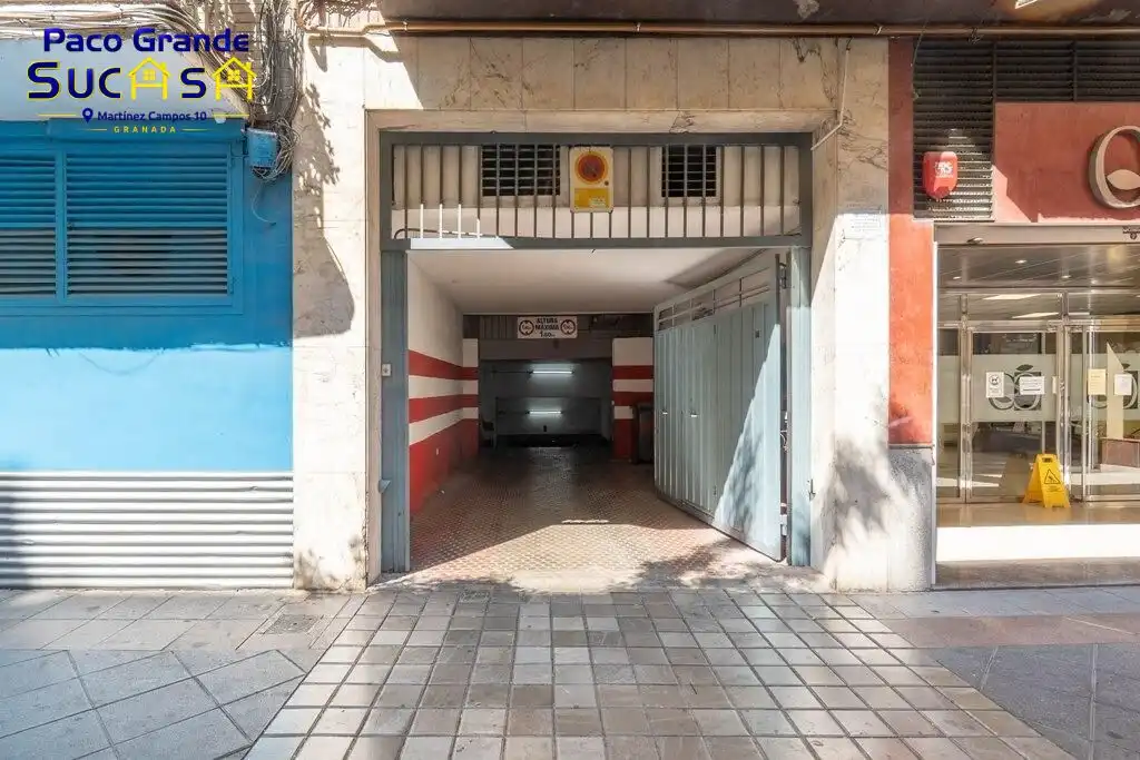 Aparcament de Garatge en venda en Granada