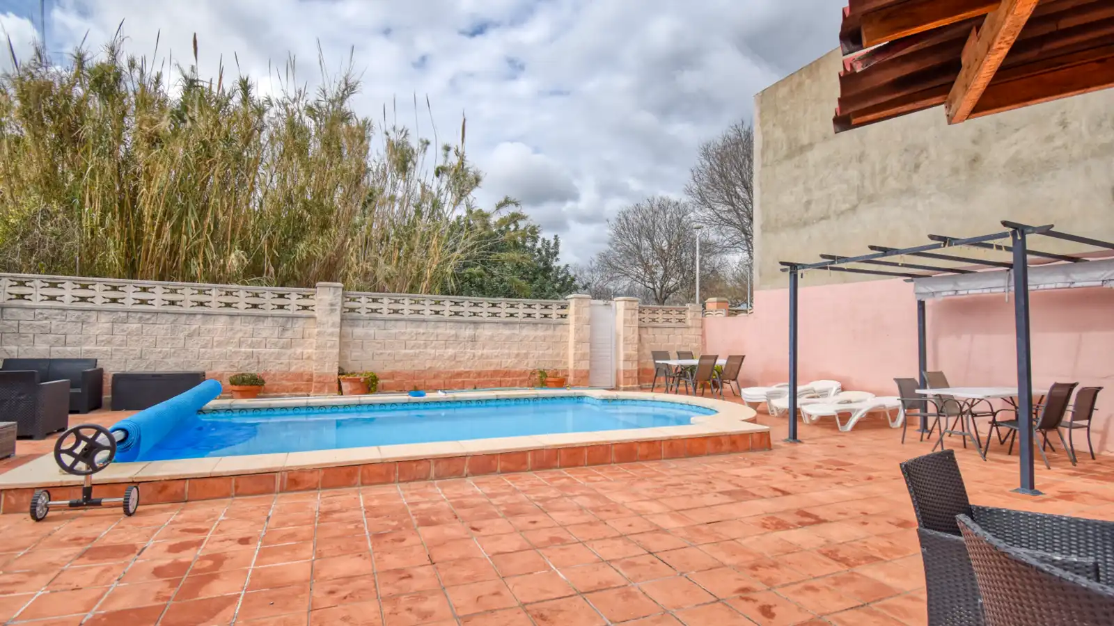 Schwimmbecken von Haus oder Chalet zum Verkauf in Gandia mit Klimaanlage, Heizung und Privatgarten