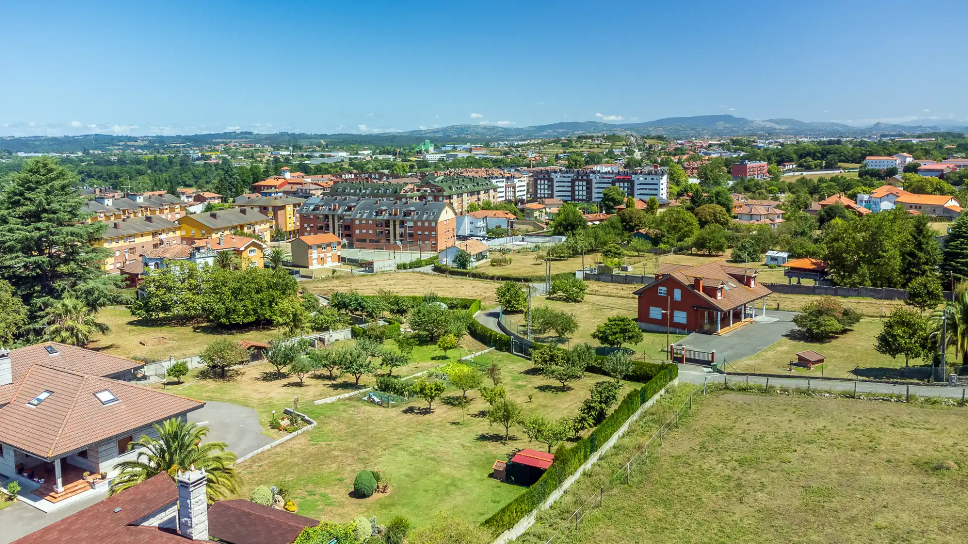 Casa o chalet en venta en Oviedo  con Calefacción, Jardín privado y Parquet