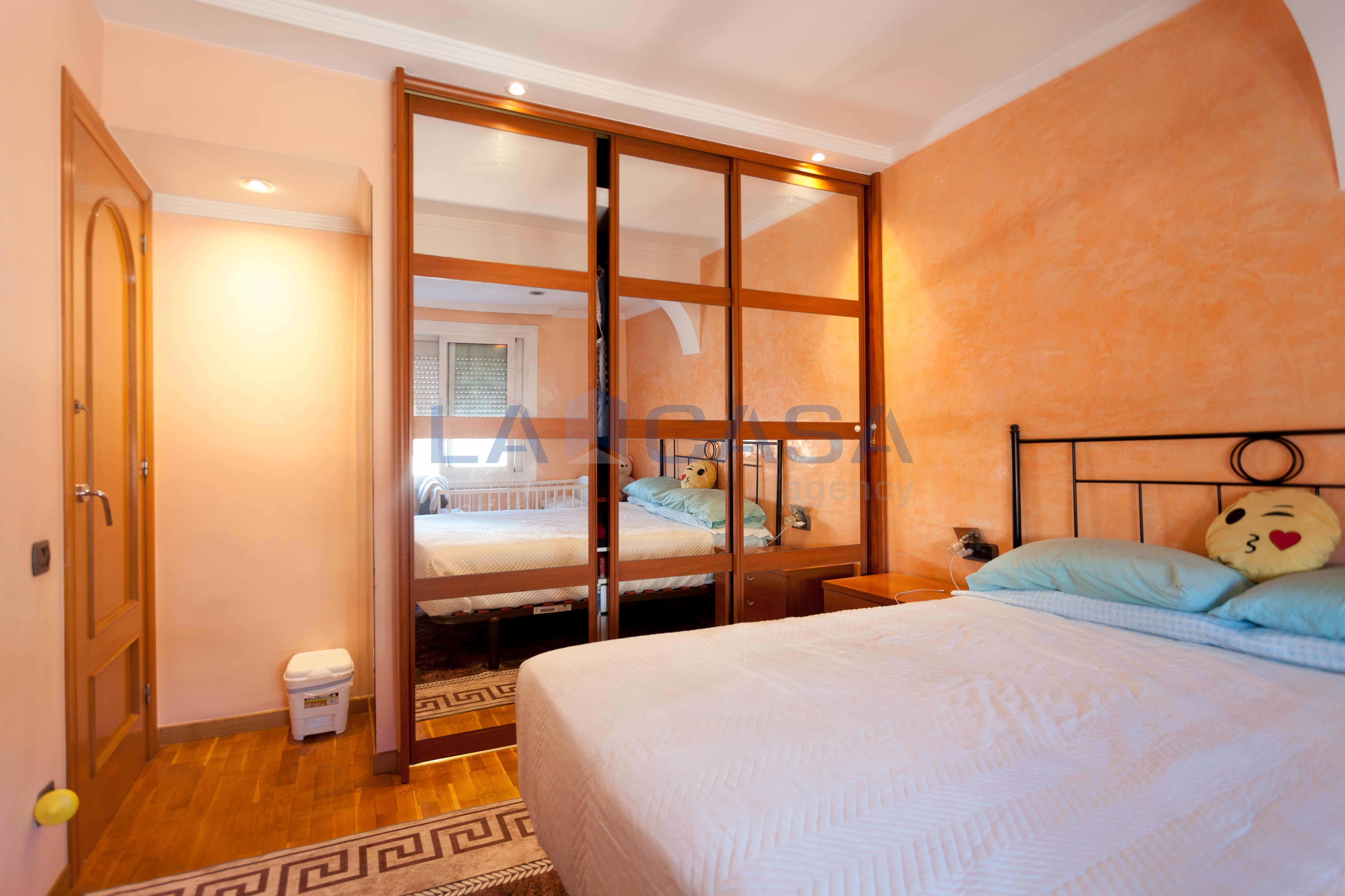 Dormitori de Pis en venda en L'Hospitalet de Llobregat amb Balcó