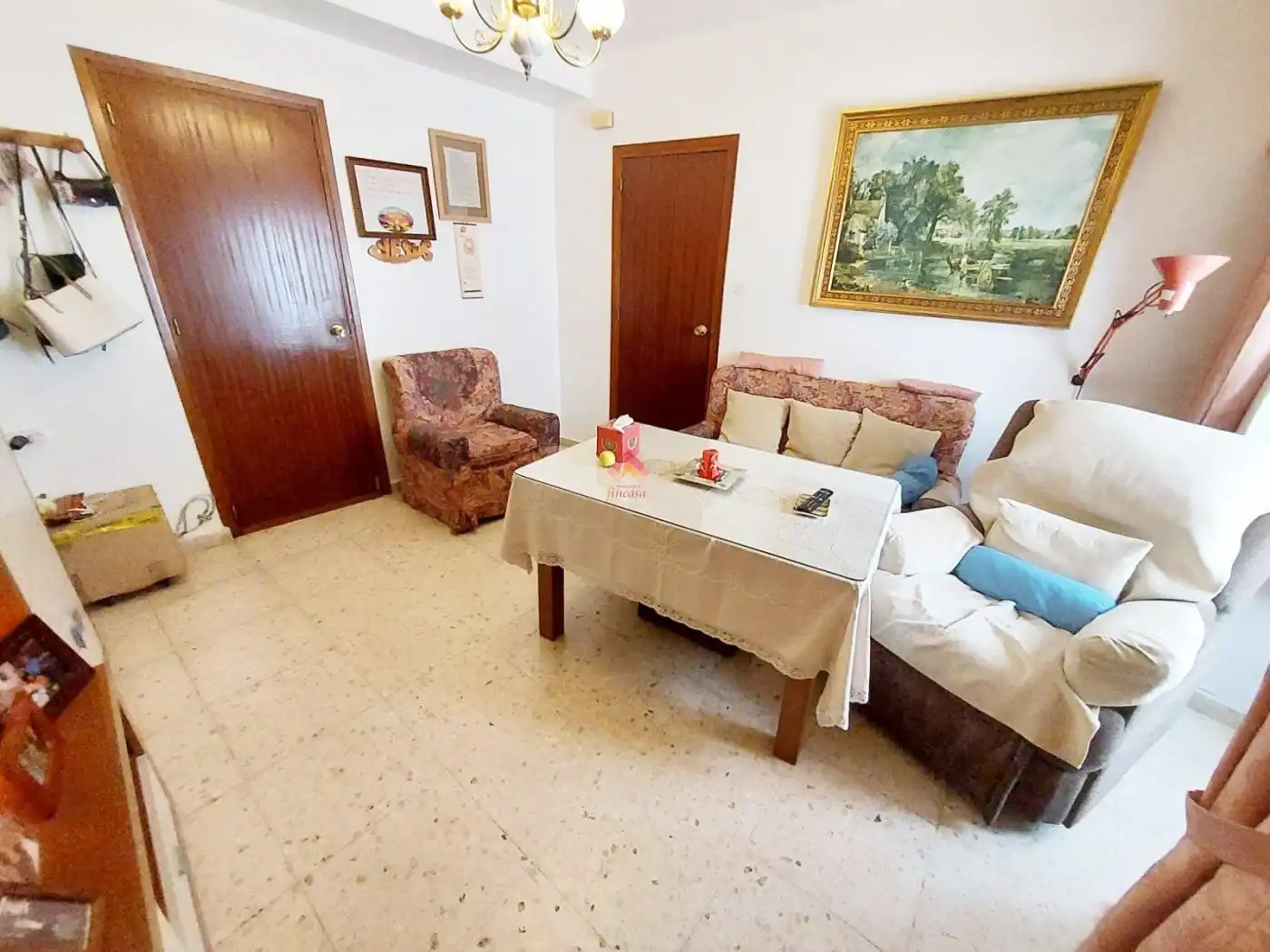 Sala d'estar de Casa o xalet en venda en Ronda amb Moblat i Balcó