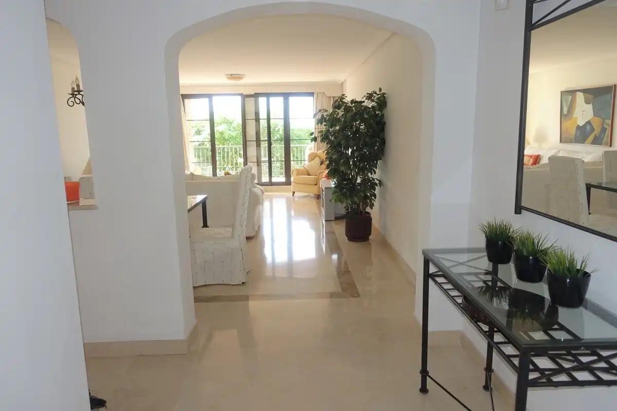 Apartamento con piscina en venta en Benahavís pueblo, imagen 7
