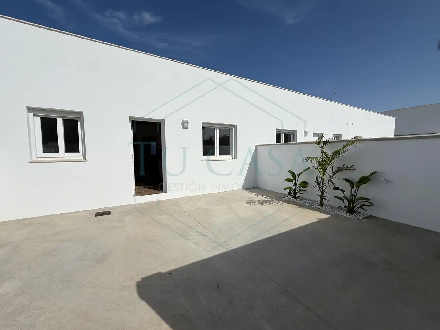 Außenansicht von Wohnungen zur Miete in Chiclana de la Frontera mit Klimaanlage und Möbliert