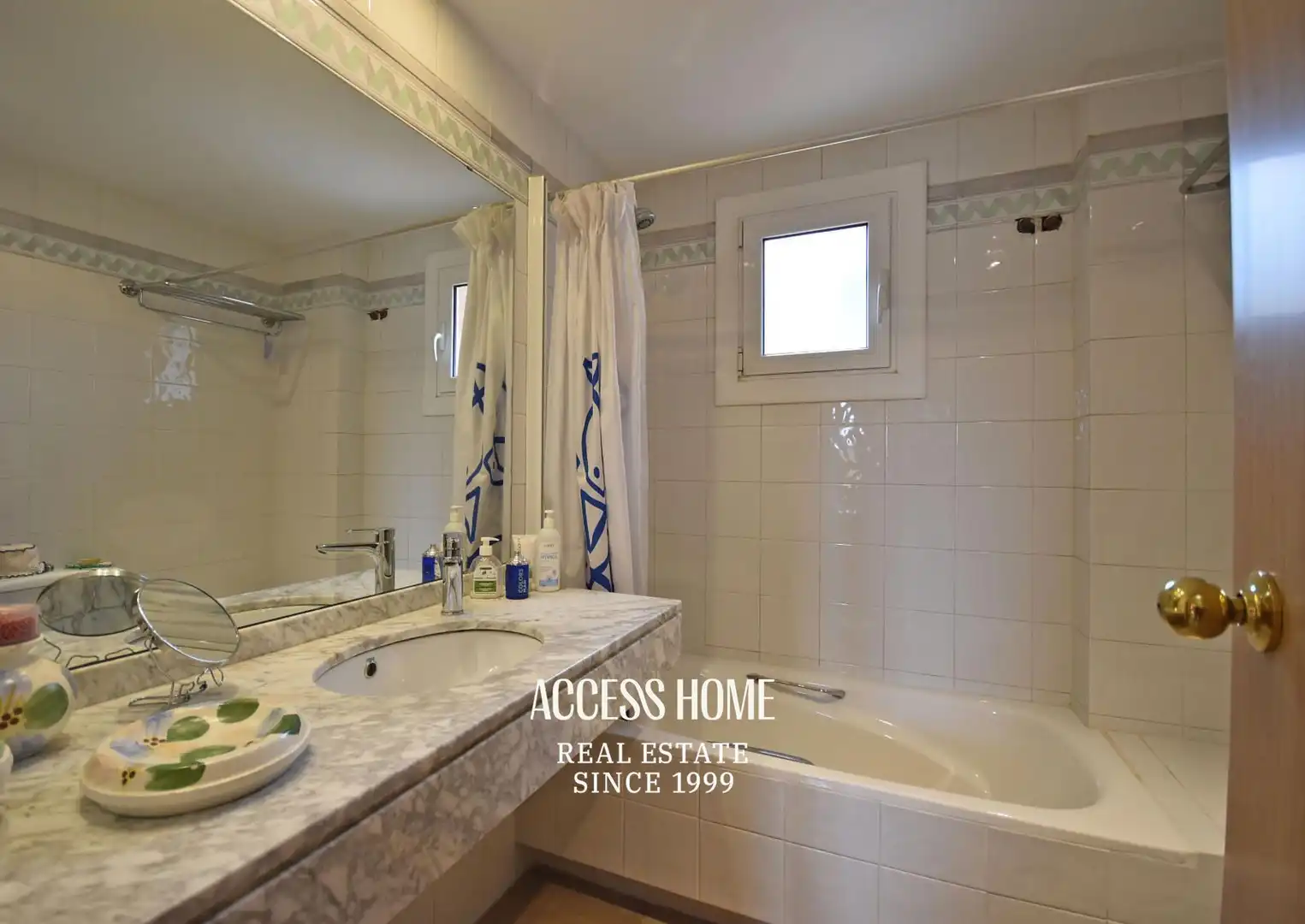 Bathroom of Houses for sale in Tiana  with Air Conditioner, Heating and Terrace