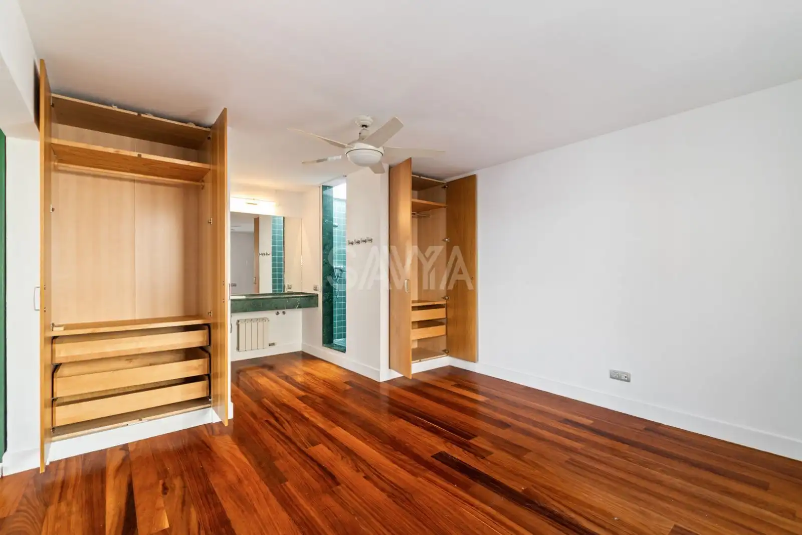 Bedroom of Office for sale in Barcelona