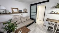 Living room of Flat for sale in Santa Coloma de Gramenet  with Air Conditioner, Heating and Parquet flooring