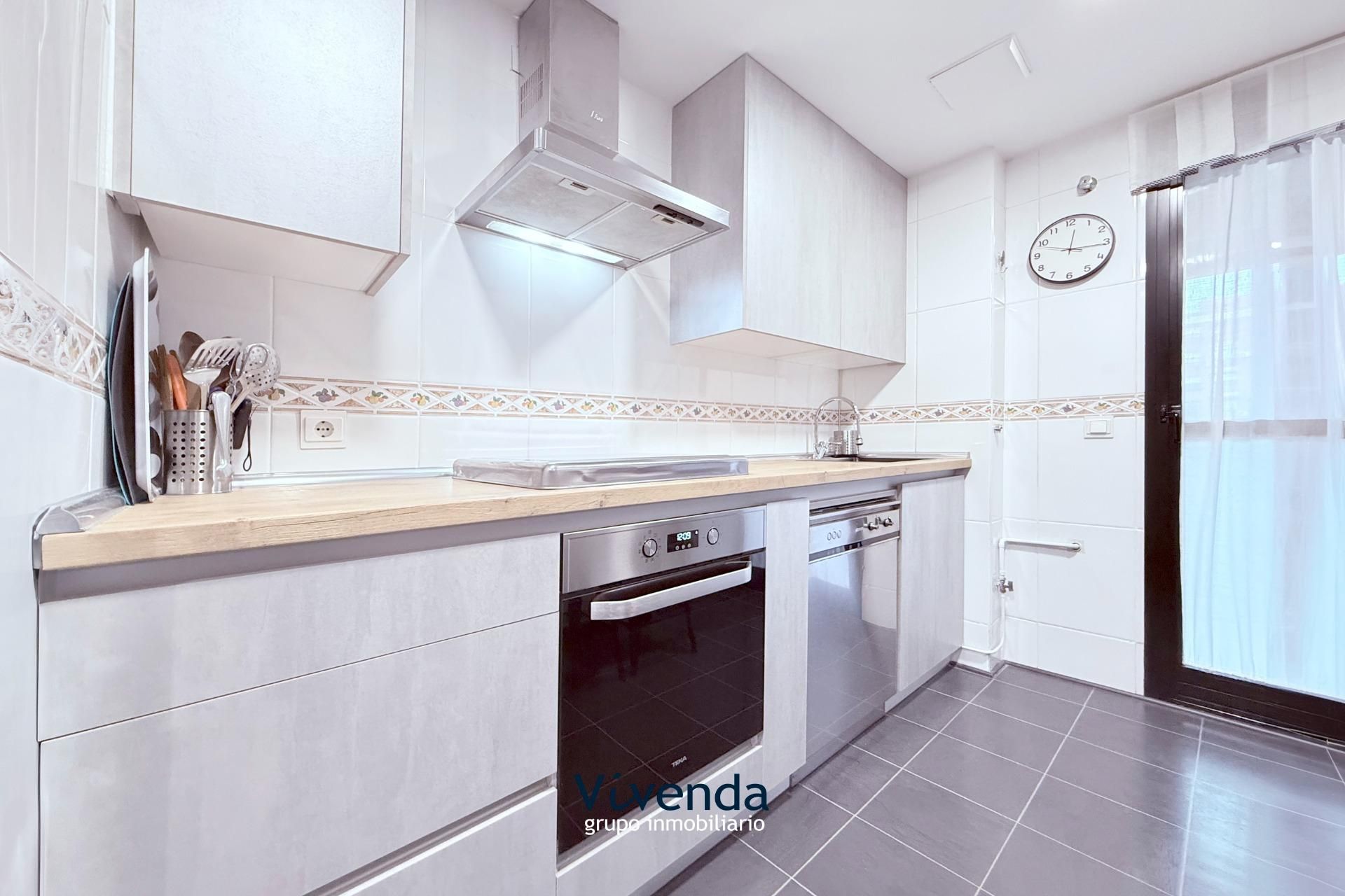 Kitchen of Flat for sale in Fuenlabrada  with Air Conditioner, Heating and Private garden