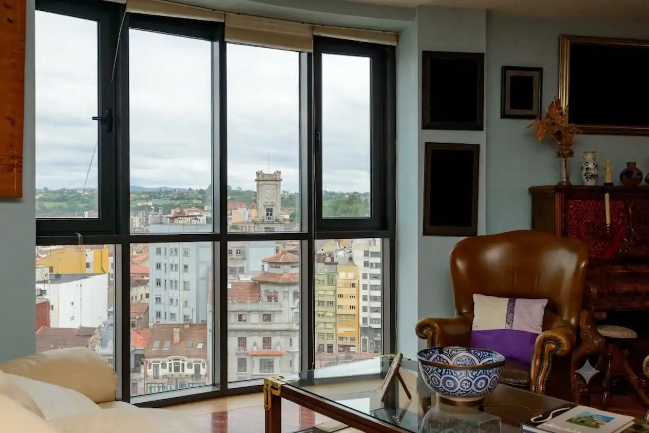 Living room of Flat for sale in Oviedo   with Heating and Jacuzzi