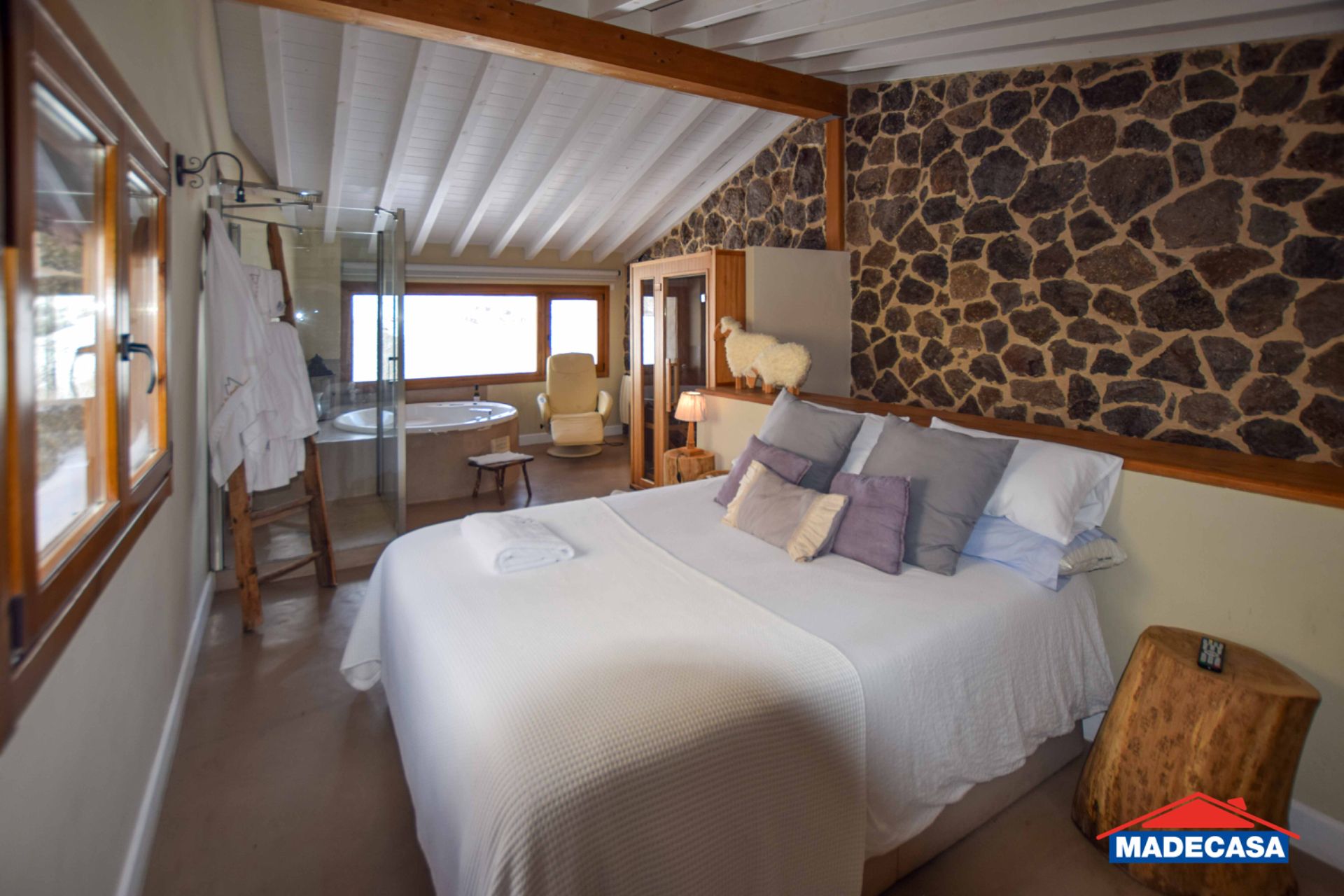 Dormitori de Finca rústica en venda en Solana de Ávila amb Calefacció, Moblat i Forn