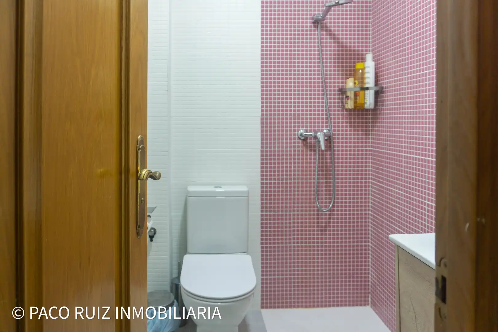 Baño de Casa adosada de alquiler en Almería con Aire acondicionado, Terraza y Amueblado