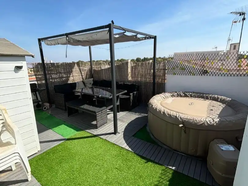Semi-detached house with pool for sale in Avenida Laguna Azul 76, imagen 17