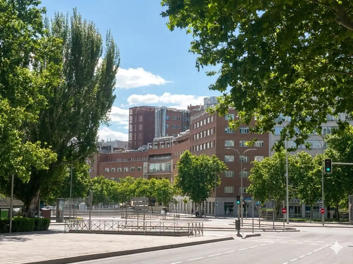 Vista exterior de Pis en venda en Madrid amb Calefacció, Parquet i Traster