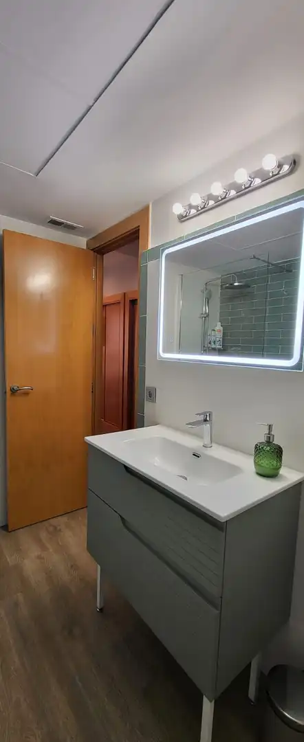 Bathroom of Flat for rent in Torremolinos  with Air Conditioner, Heating and Parquet flooring