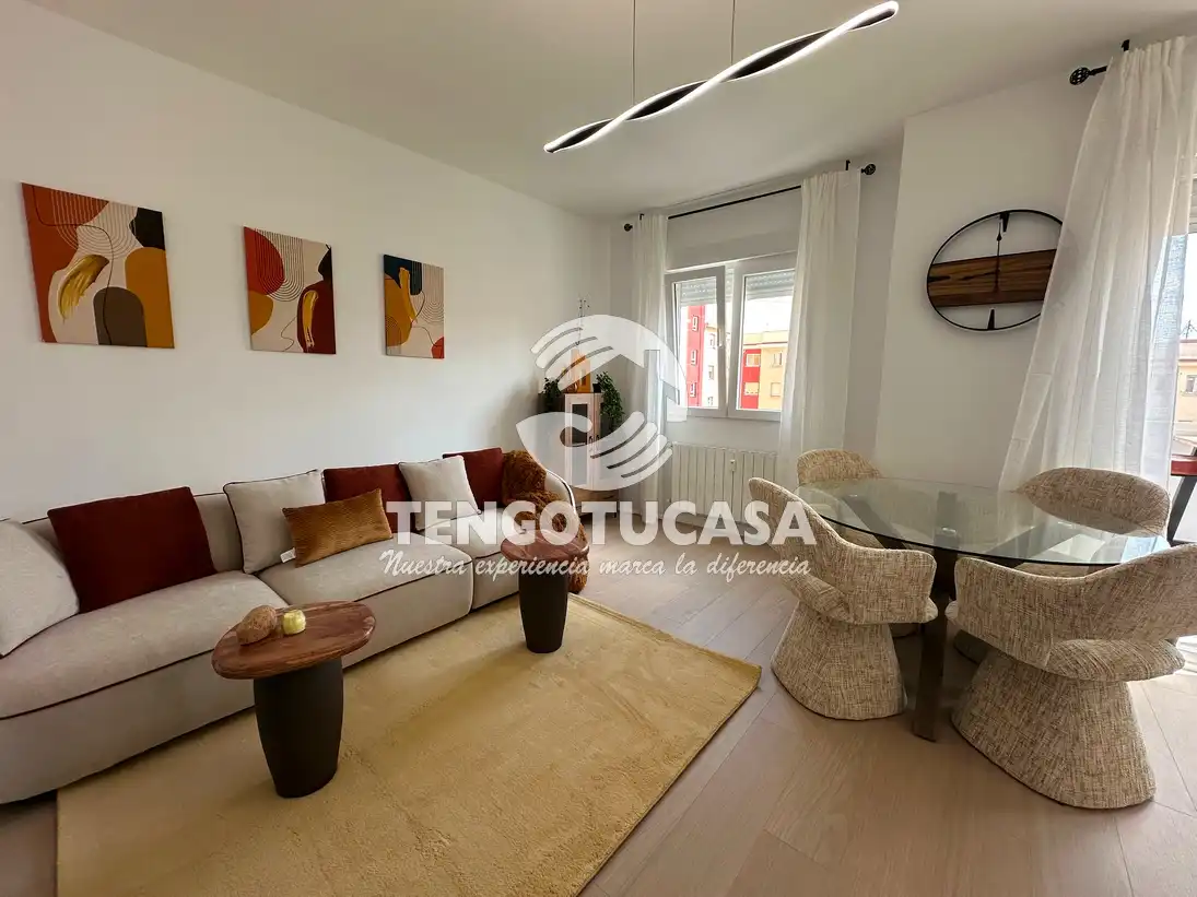 Living room of Flat for sale in Madrid  with Air Conditioner, Heating and Parquet flooring