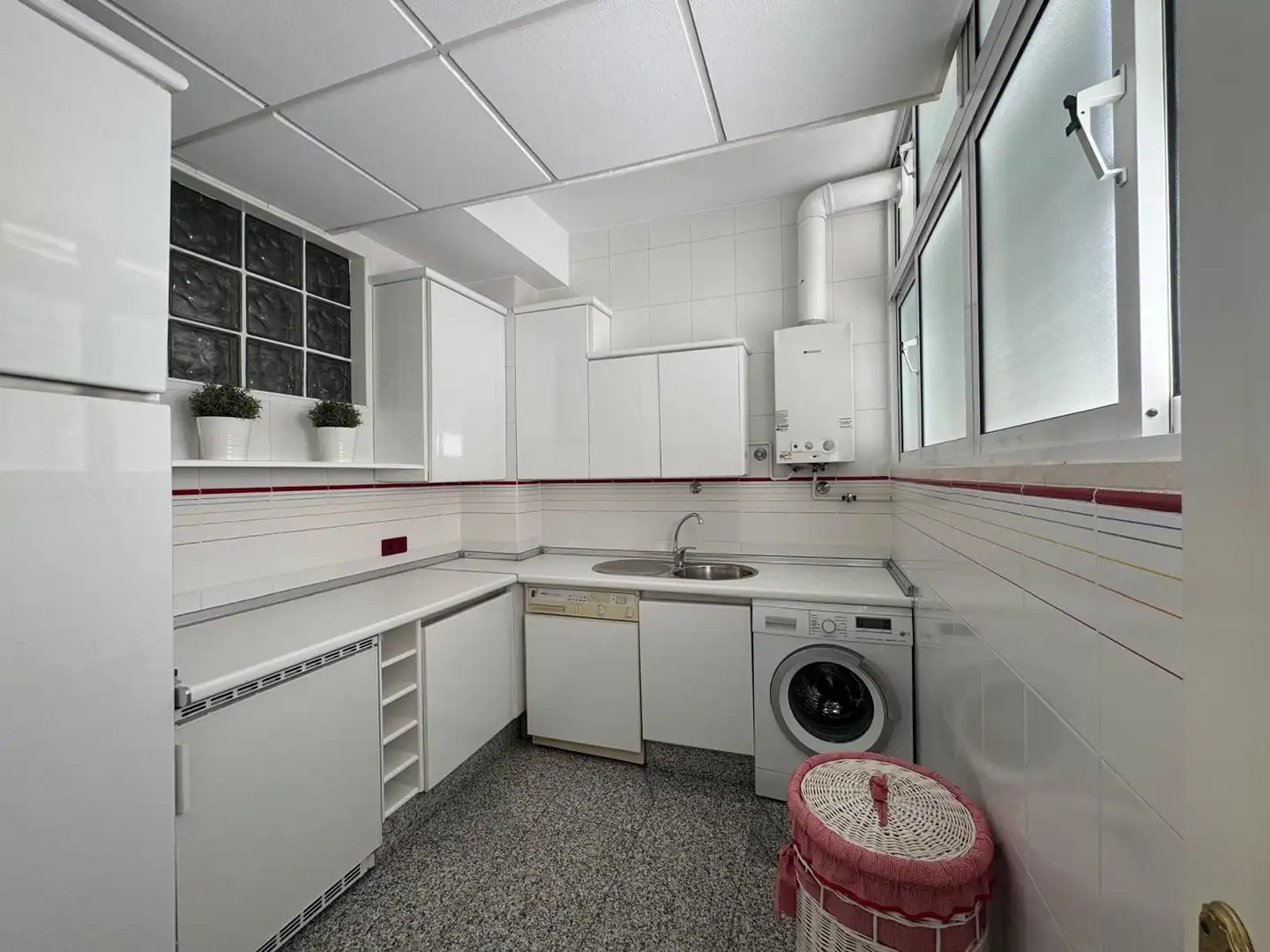 Kitchen of Flat for sale in Jerez de la Frontera  with Air Conditioner, Private garden and Terrace