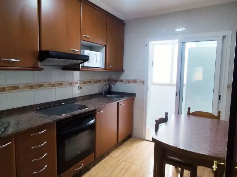 Kitchen of Flat for share in Buenavista - El Cristo
