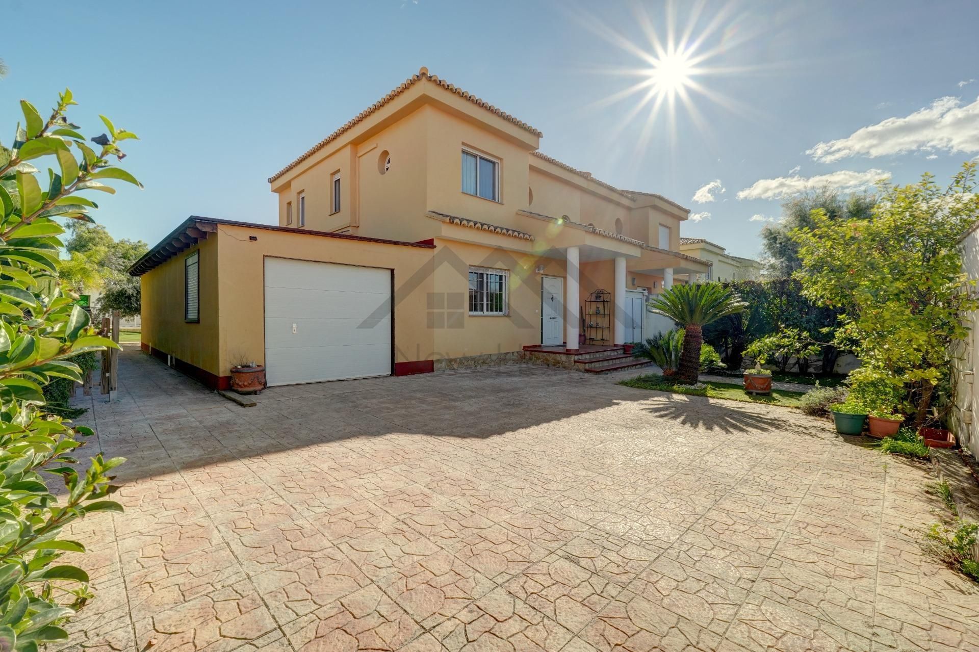 Exterior view of Single-family semi-detached for sale in La Pobla de Vallbona  with Air Conditioner, Heating and Private garden