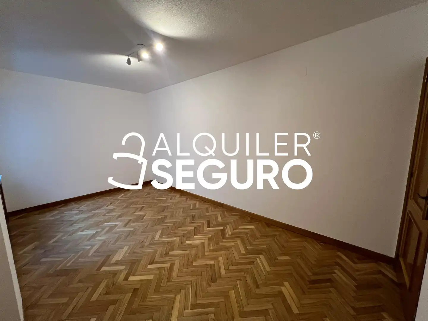 Sala de estar de Piso de alquiler en Fuencarral - El Pardo