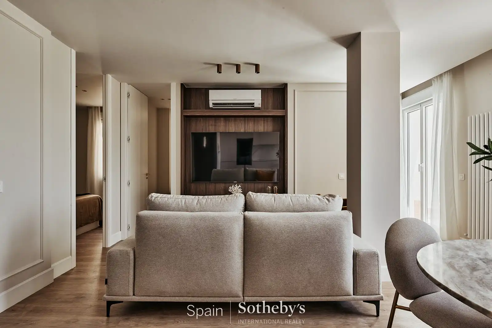 Sala d'estar de Apartament en venda en Madrid amb Aire condicionat i Terrassa