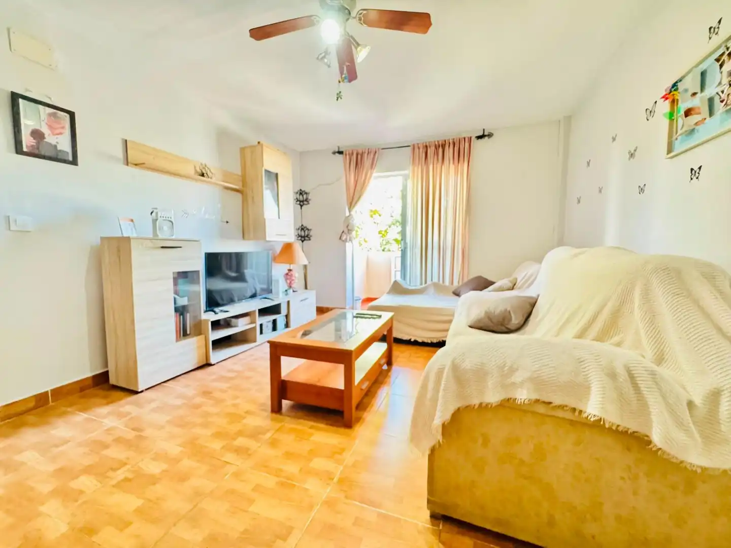 Living room of Flat for sale in Algeciras  with Terrace and Storage room