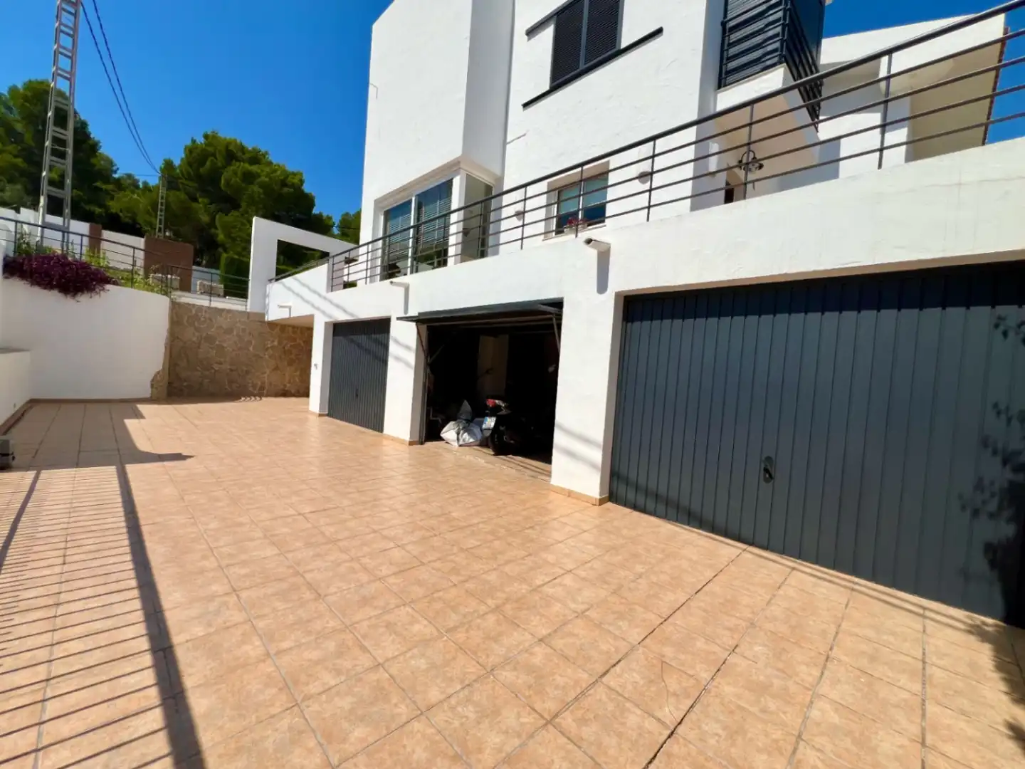 Vista exterior de Casa o xalet en venda en Pedreguer amb Aire condicionat, Calefacció i Jardí privat