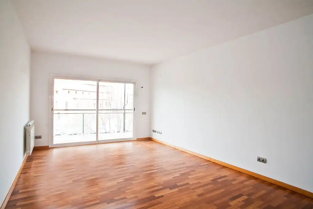 Living room of Flat for rent in Sant Cugat del Vallès  with Heating, Parquet flooring and Terrace