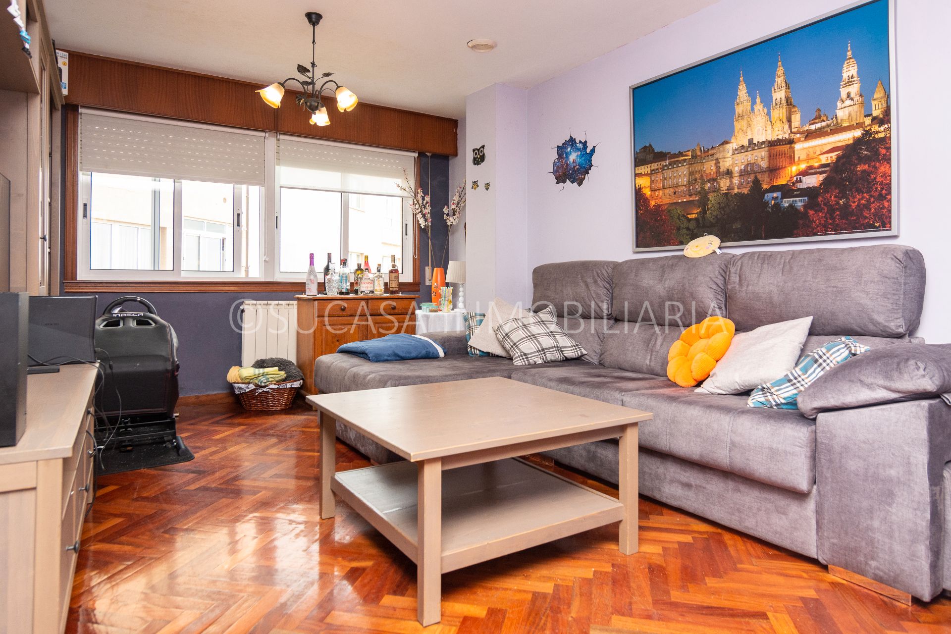 Sala d'estar de Pis en venda en Carral amb Calefacció, Parquet i Terrassa