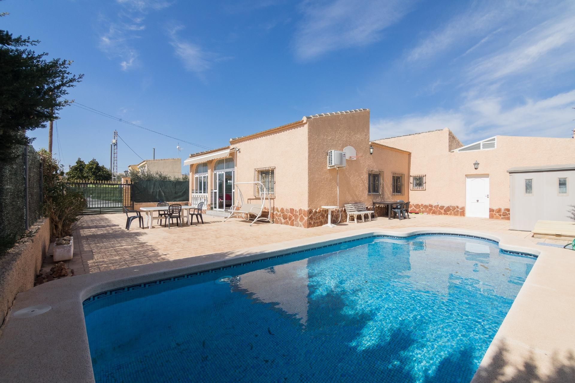 Piscina de Casa o chalet en venta en Elche / Elx con Aire acondicionado, Jardín privado y Terraza