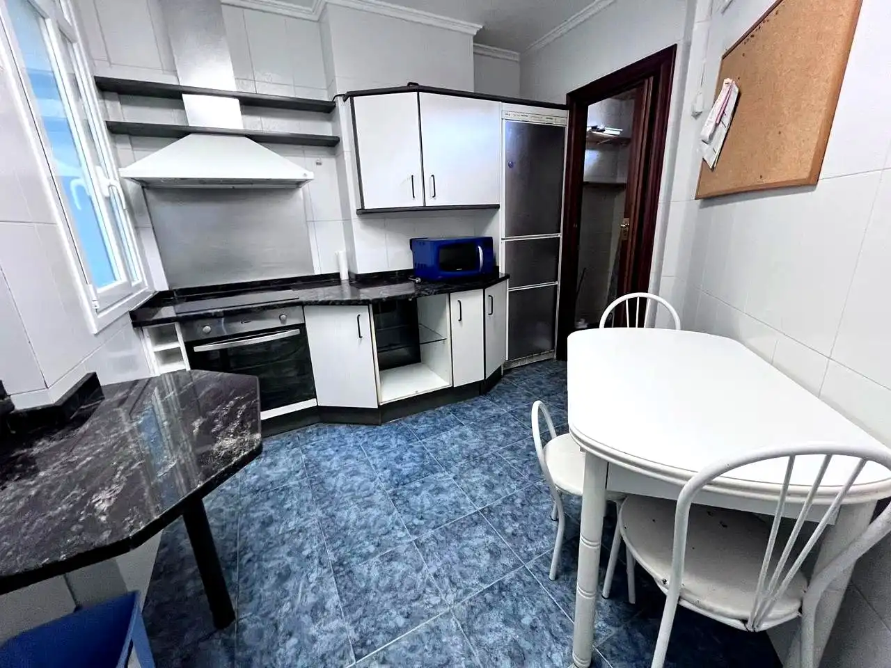 Cocina de Piso en venta en Vitoria - Gasteiz con Calefacción, Trastero y Amueblado